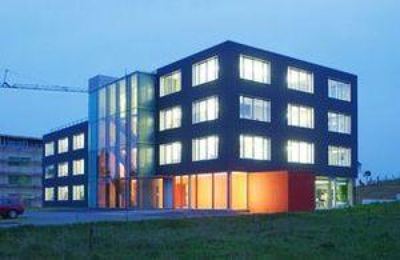 Csm Balanced Office Building 001 9e48d1e3c6